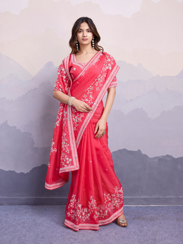 Sofisty Women Embroidered Saree